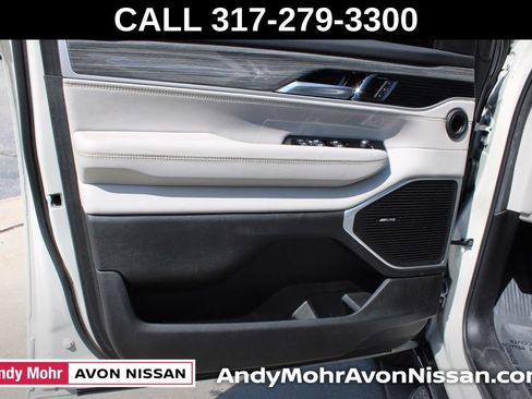 Used 2022 Jeep Wagoneer Series II w/ Premium Group I AWD/4WD image 18