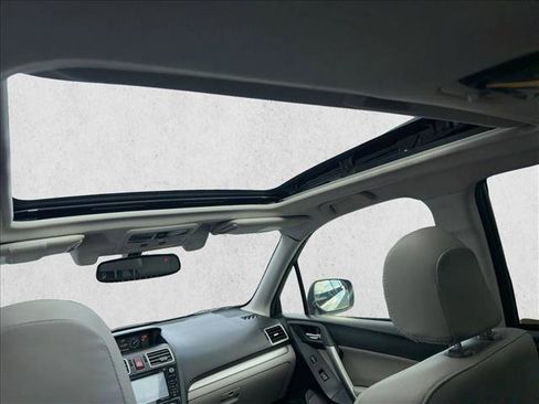 Used 2016 Subaru Forester 2.5i Touring w/ Eyesight & Navigation System image 19