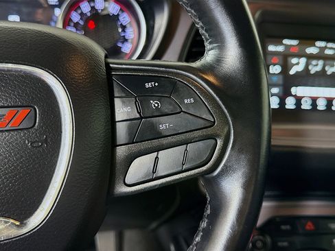 Used 2023 Dodge Challenger SXT image 15