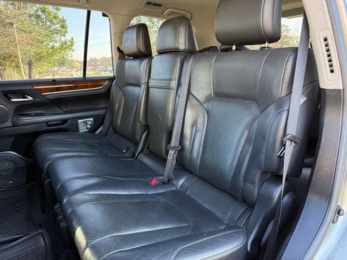 Used 2018 Lexus LX 570 4WD w/ Luxury Package image 40