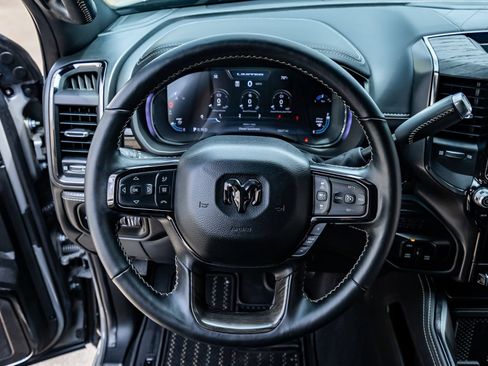 Used 2025 RAM 3500 Limited AWD/4WD image 18