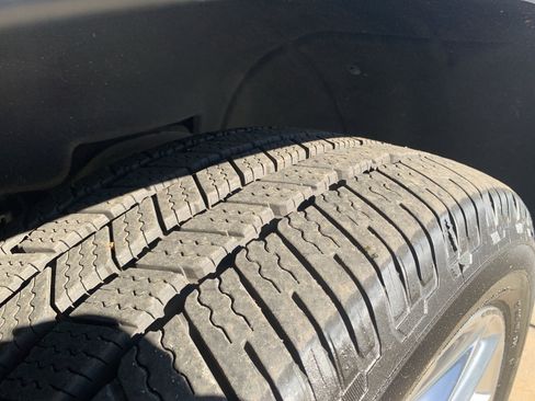 Used 2019 Cadillac Escalade ESV Luxury image 12