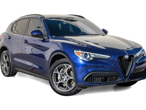 Used 2022 Alfa Romeo Stelvio Sprint image 4