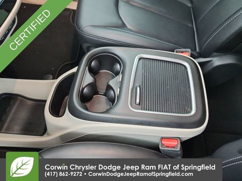 Used 2024 Chrysler Pacifica Touring-L FWD image 29