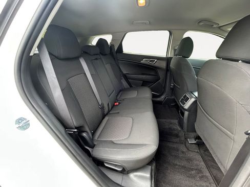 Used 2023 Kia Sportage LX image 12