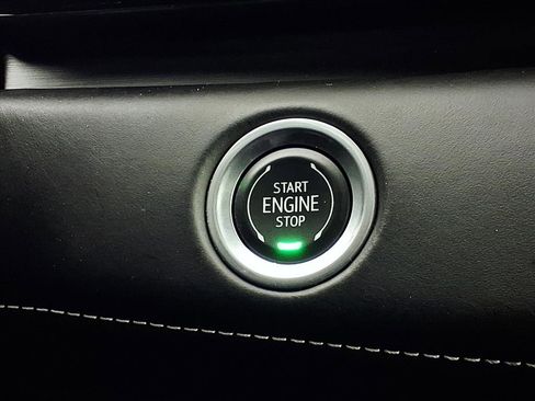 Used 2021 Cadillac Escalade Sport Platinum image 18