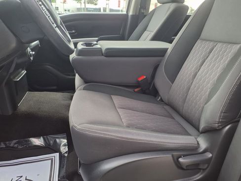 Certified 2024 Nissan Titan SV image 22