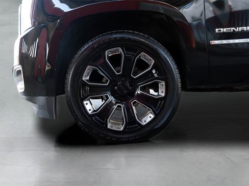 Used 2019 GMC Yukon Denali w/ Denali Ultimate Package image 10