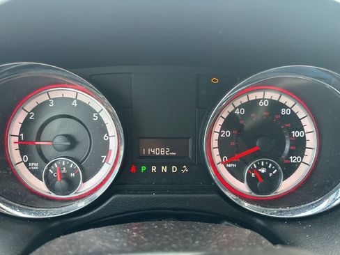 Used 2019 Dodge Grand Caravan SXT image 3