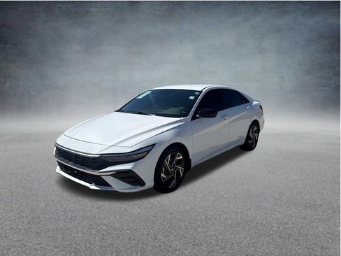 Used 2025 Hyundai Elantra Sport FWD image 3