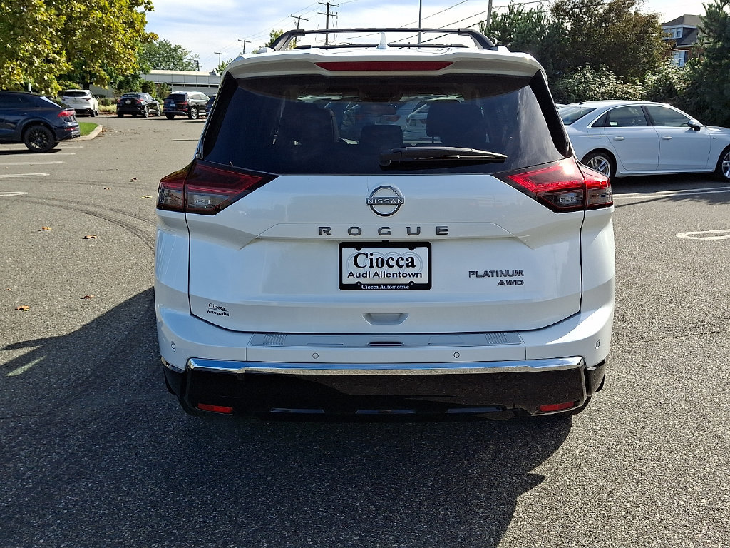 Used 2025 Nissan Rogue Platinum AWD/4WD image 8