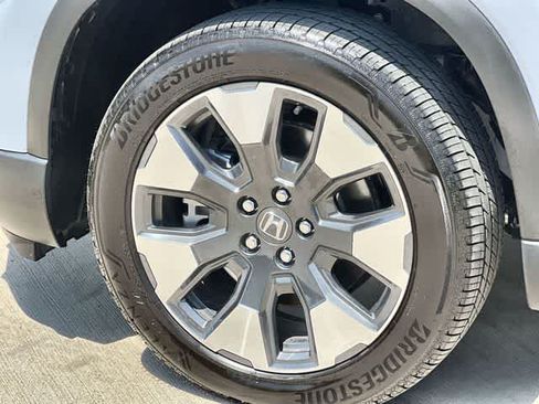 Used 2026 Honda Pilot Touring image 9