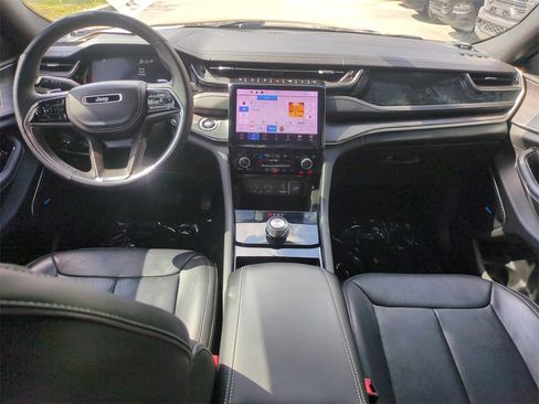 Used 2022 Jeep Grand Cherokee Overland image 17