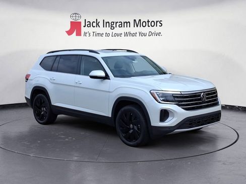 Certified 2026 Volkswagen Atlas SE w/ Panoramic Sunroof Package FWD image 7