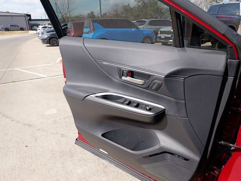 Used 2023 Toyota Venza Nightshade image 20