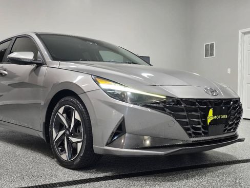 Used 2023 Hyundai Elantra Limited w/ Winter Weather Package FWD image 6