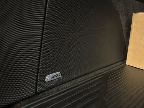 Used 2023 Cadillac Escalade ESV V image 37