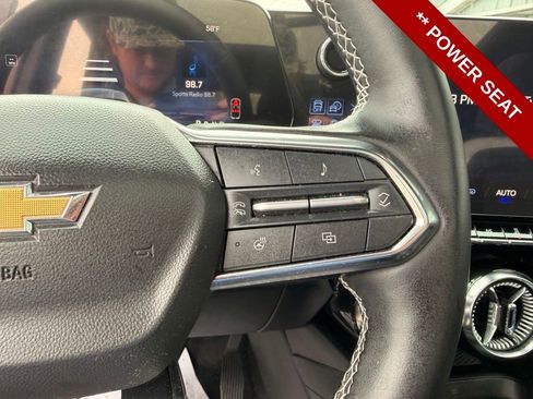 Used 2024 Chevrolet Blazer EV LT AWD/4WD image 19