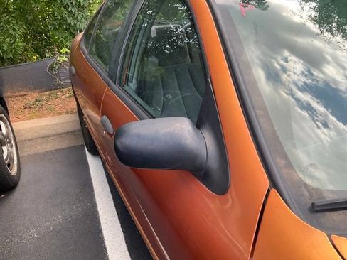 Used 2004 Chevrolet Cavalier LS FWD image 4