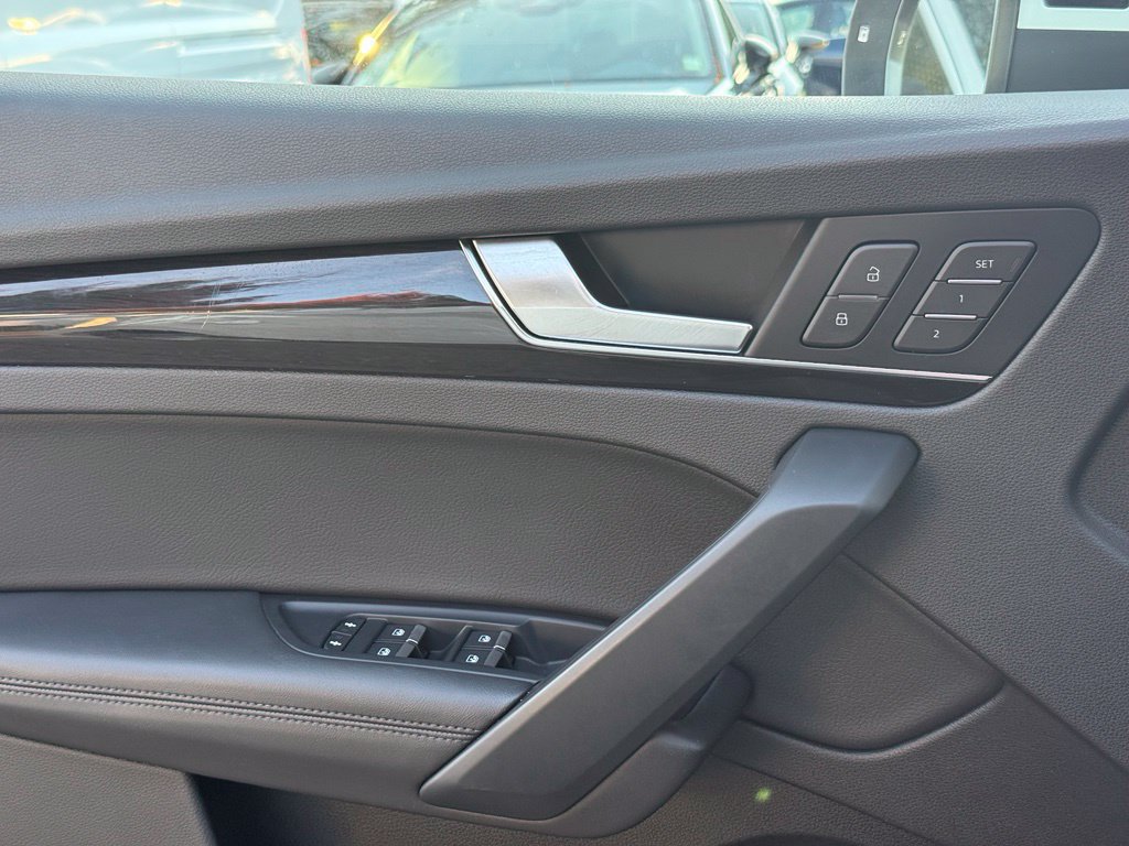 Used 2019 Audi Q5 2.0T Premium Plus w/ Premium Plus Package AWD/4WD image 19