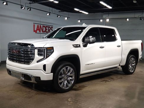 Used 2024 GMC Sierra 1500 Denali w/ Denali Reserve Package image 3