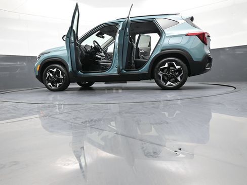 Certified 2024 Kia Seltos EX AWD/4WD image 49