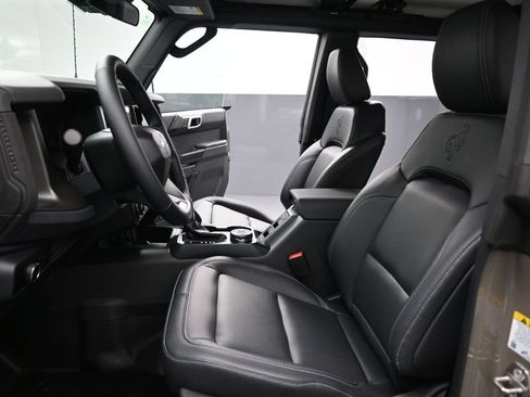 New 2026 Ford Bronco Badlands AWD/4WD image 9