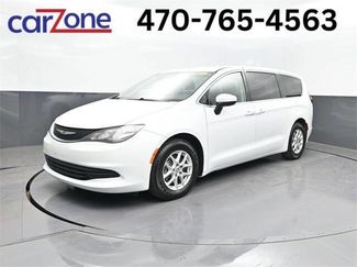 Used 2017 Chrysler Pacifica Touring image 1