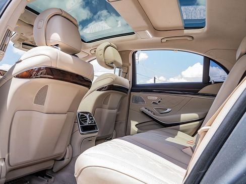 Used 2018 Mercedes-Benz S 560 Sedan image 17