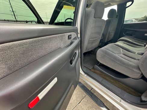 Used 2003 Chevrolet Silverado 2500 LS RWD image 18