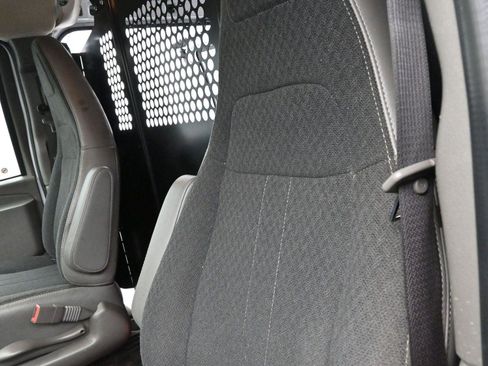 Used 2024 GMC Savana 2500 w/ Driver Convenience Package image 15