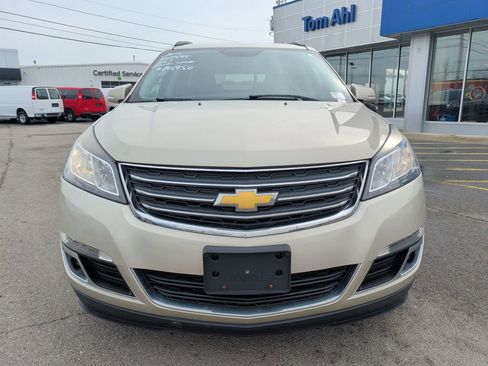 Used 2015 Chevrolet Traverse LT image 2