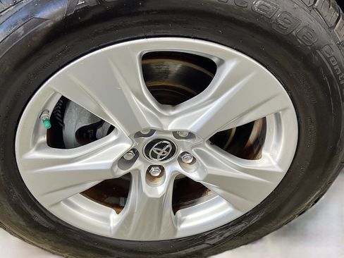 Used 2019 Toyota RAV4 XLE image 14