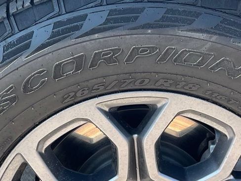 Used 2025 Ford Expedition Active RWD image 9