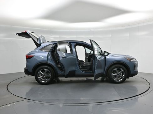 Certified 2025 Ford Escape ST-Line w/ Equipment Group 301A image 5