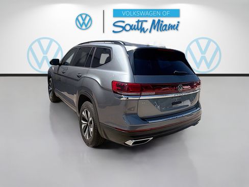 Certified 2025 Volkswagen Atlas SE FWD image 5