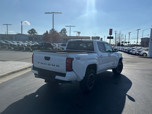 New 2025 Toyota Tacoma TRD Sport image 5