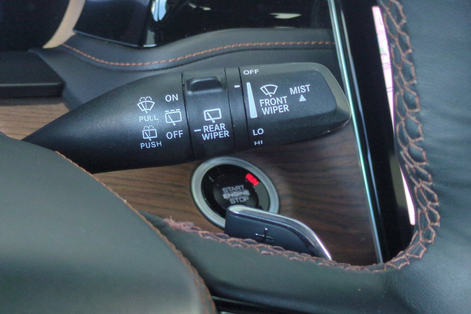 Used 2024 Jeep Grand Cherokee L Summit w/ Advanced Protech Group IV AWD/4WD image 38