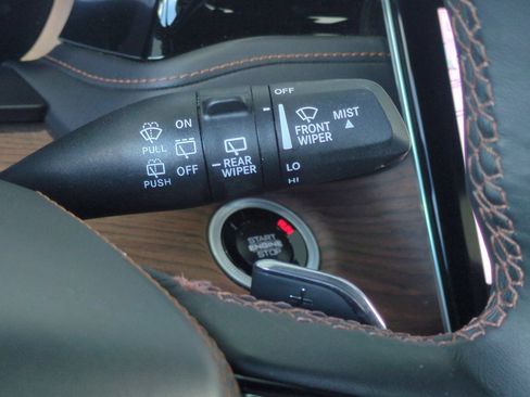 Used 2024 Jeep Grand Cherokee L Summit w/ Advanced Protech Group IV AWD/4WD image 38