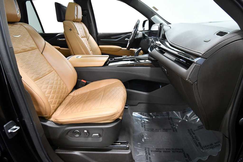 Used 2021 Cadillac Escalade Premium Luxury w/ Driver Assist Tech Package AWD/4WD image 21