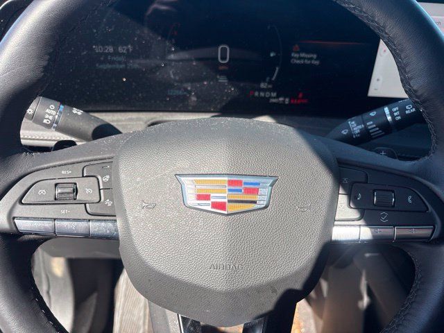 Used 2024 Cadillac XT4 Premium Luxury w/ Technology Package AWD/4WD image 8