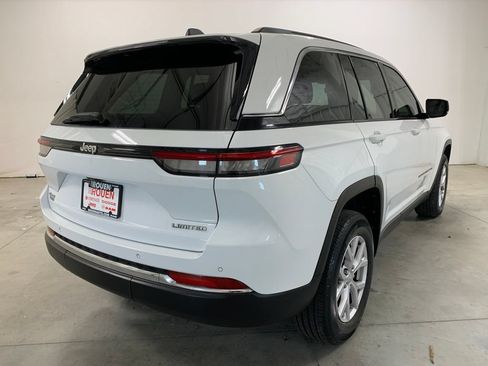 Used 2022 Jeep Grand Cherokee Limited AWD/4WD image 9