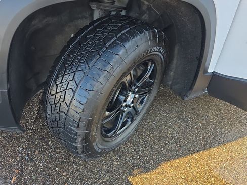 Certified 2023 GMC Acadia AT4 image 38