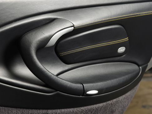 Used 2005 Porsche 911 Turbo image 23