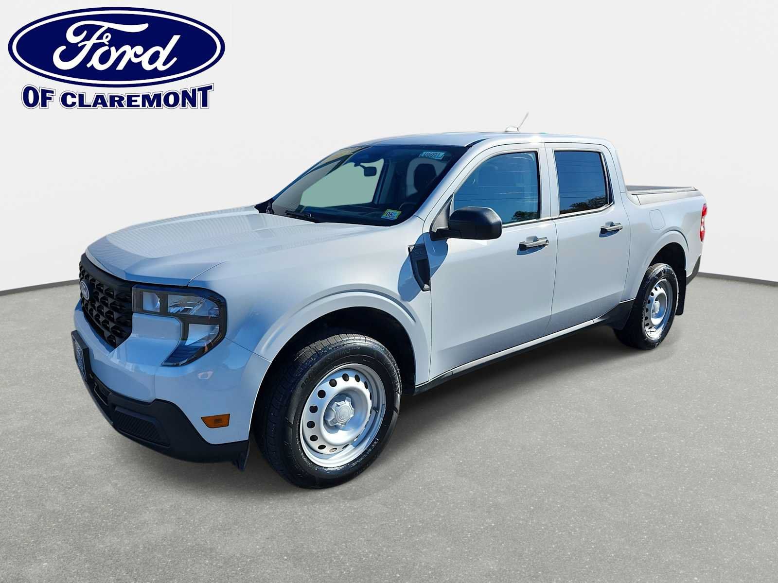 Used 2025 Ford Maverick XL w/ Equipment Group 102A AWD/4WD image 1