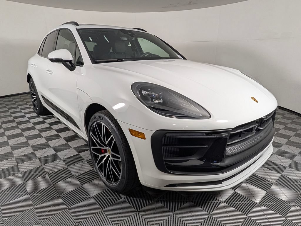 New 2026 Porsche Macan GTS AWD/4WD image 9