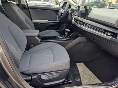 Used 2025 Kia K4 FWD image 27