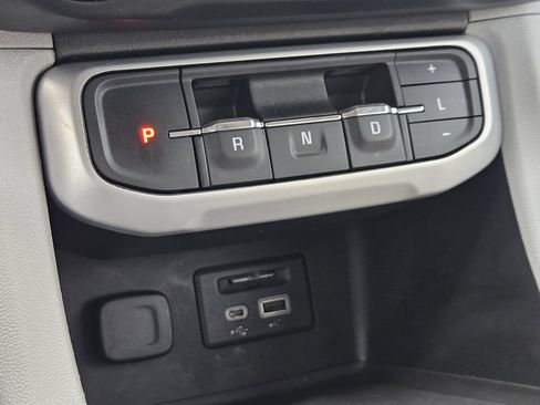 Used 2023 GMC Acadia SLT w/ Preferred Package FWD image 25