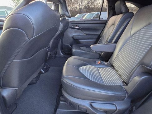 Used 2021 Toyota Highlander XSE image 10