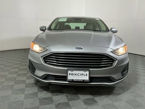 Used 2020 Ford Fusion SE FWD image 3